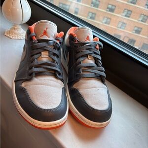 Air Jordan Retro 1 low 'Electric Orange'